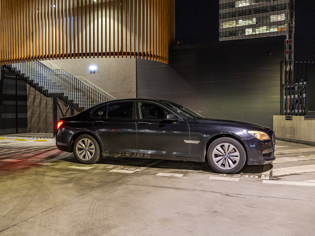 BMW 7 Series - Side